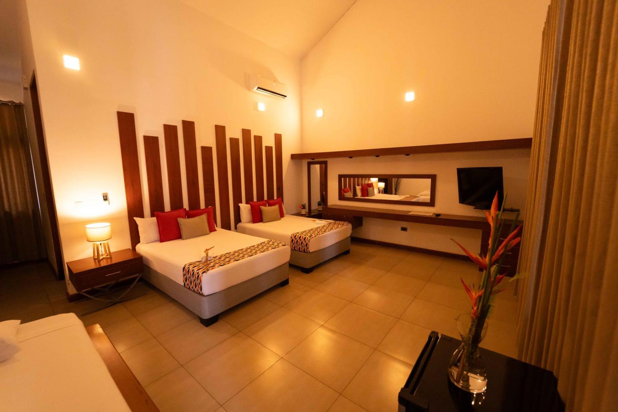 Colina De Montalva Hotel Tarapoto Exterior photo